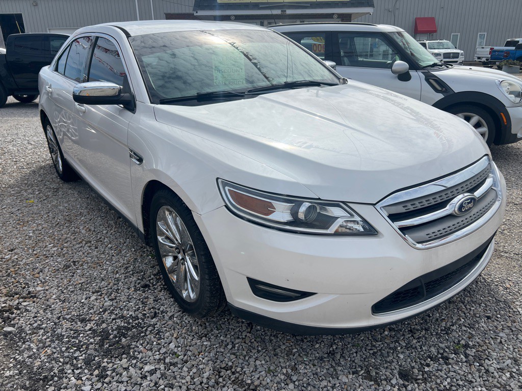 2011 Ford Taurus Image 3