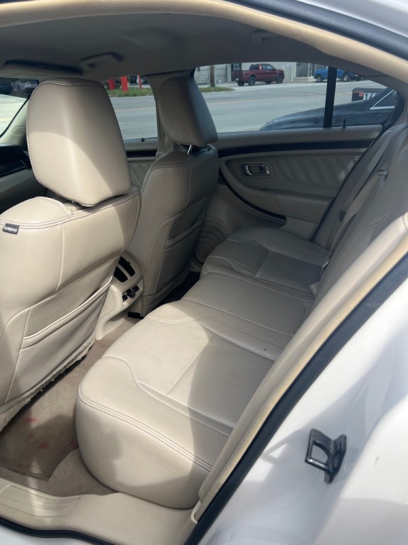 2011 Ford Taurus Image 6