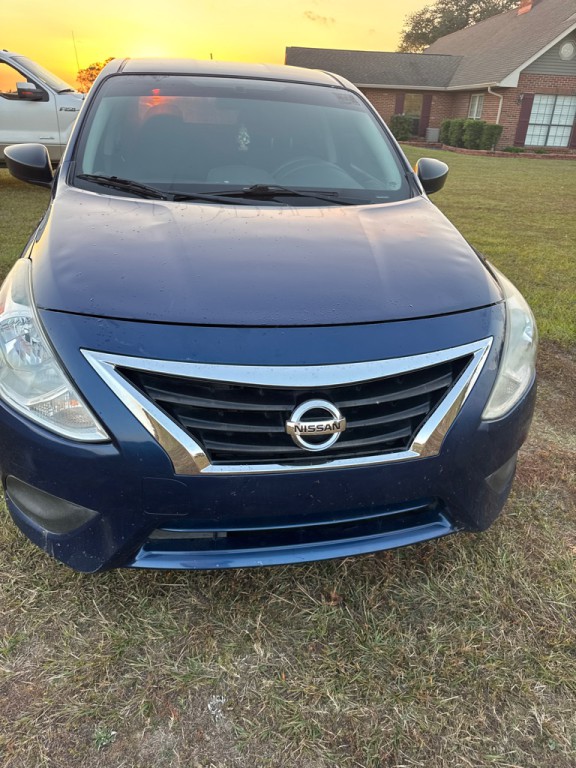 2019 Nissan Versa Image 2