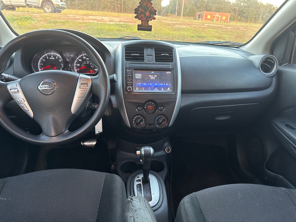 2019 Nissan Versa Image 6
