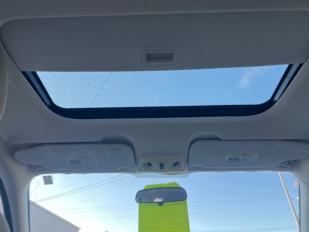 2010 Dodge Avenger Image 8