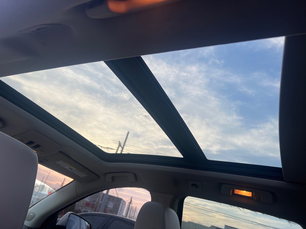 2010 Cadillac SRX Image 8