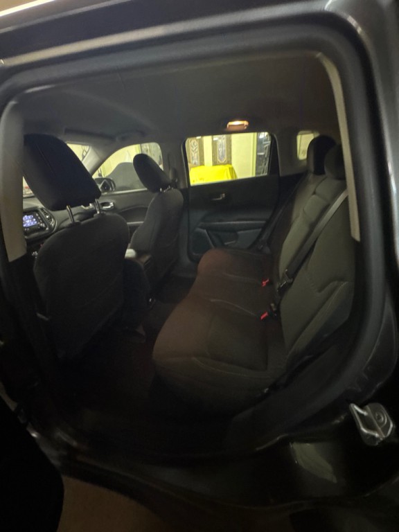 2018 Jeep Compass Image 9