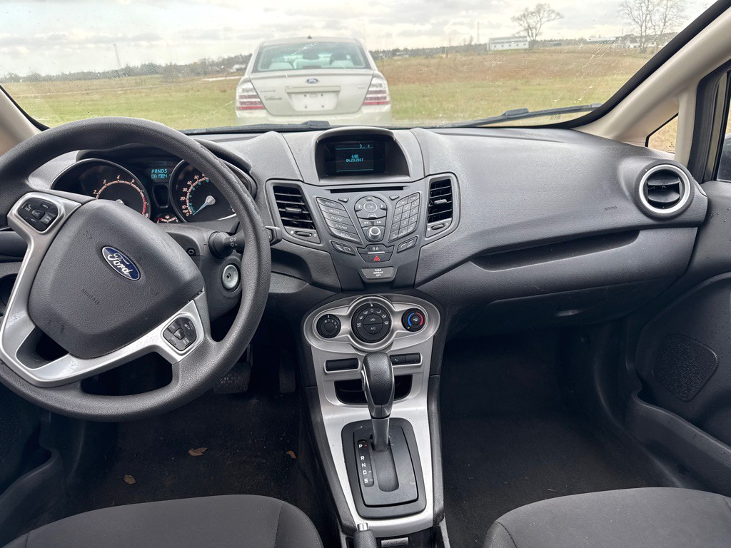 2017 Ford Fiesta Image 6