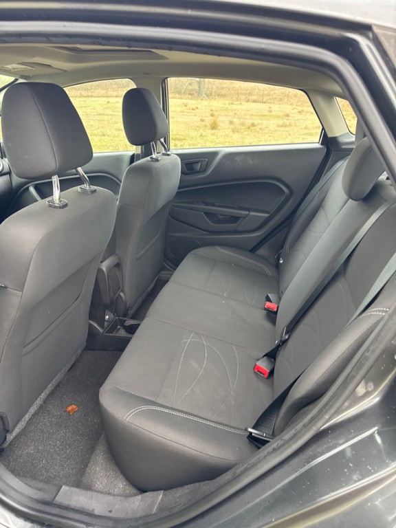 2017 Ford Fiesta Image 8