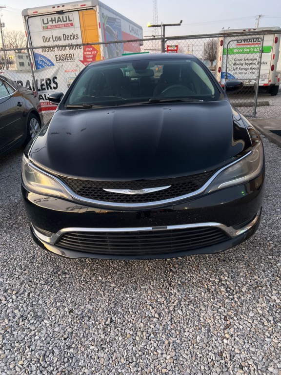 2015 Chrysler 200 Image 2
