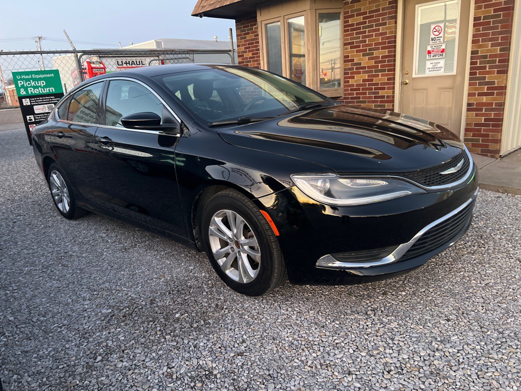 2015 Chrysler 200 Image 3
