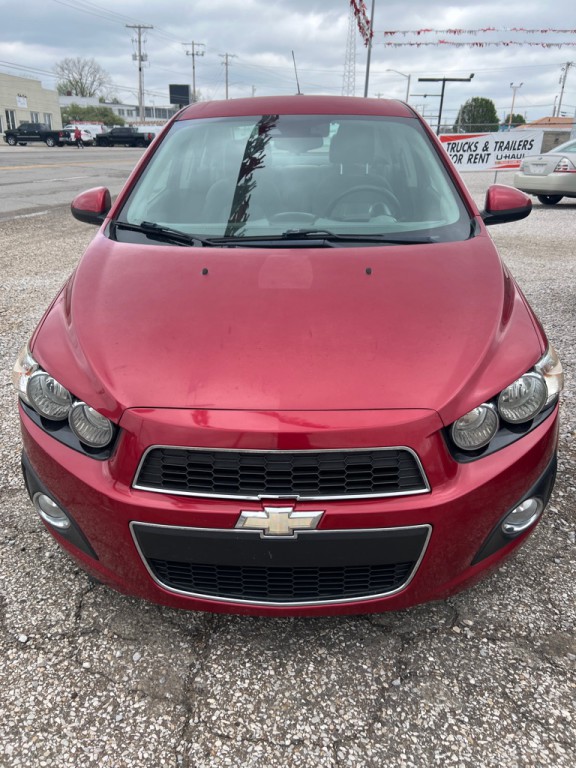 2016 Chevrolet Sonic Image 2