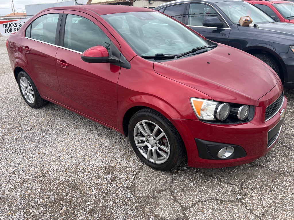 2016 Chevrolet Sonic Image 3