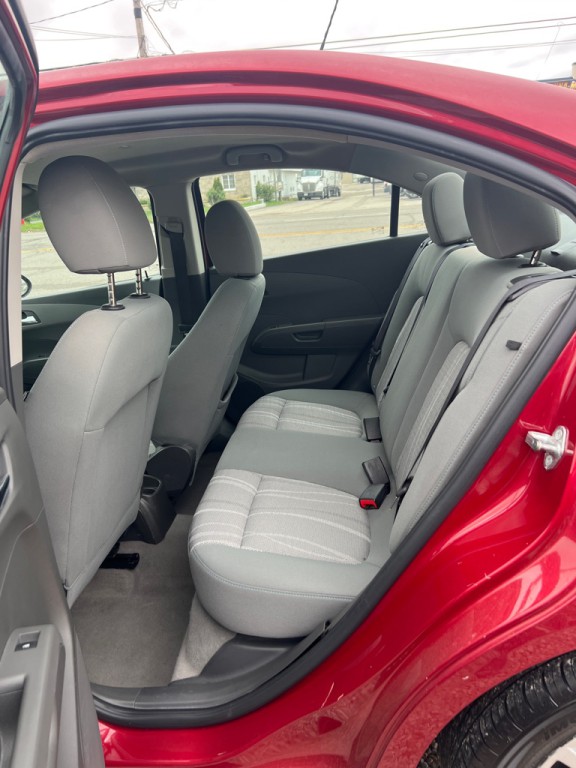 2016 Chevrolet Sonic Image 6