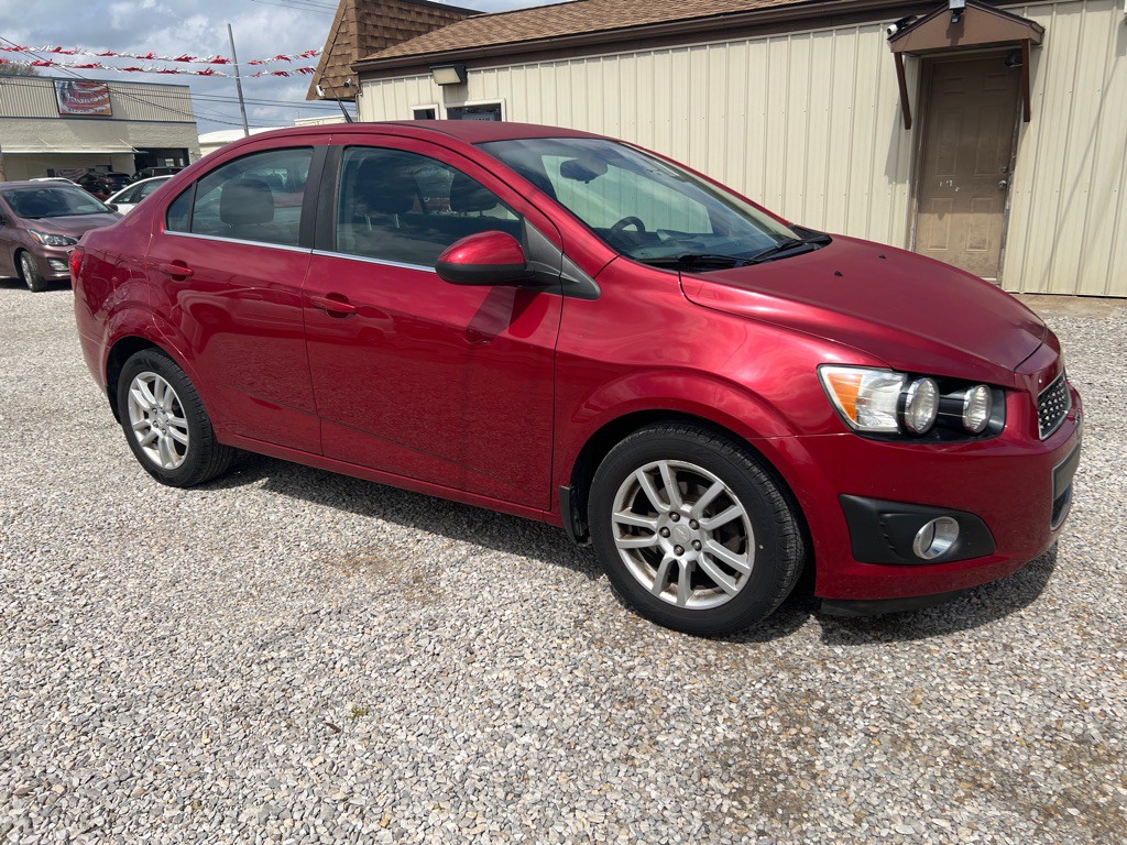 2013 Chevrolet Sonic Image 3