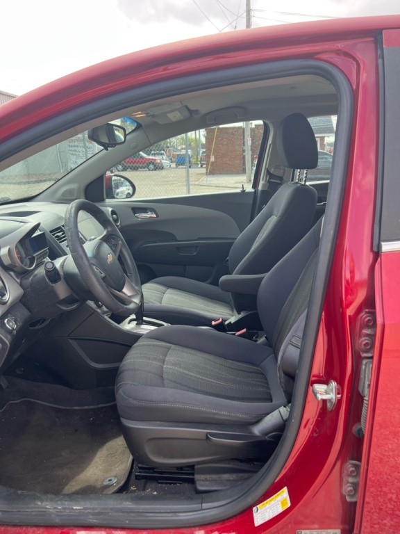 2013 Chevrolet Sonic Image 5