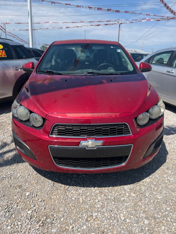 2015 Chevrolet Sonic Image 2
