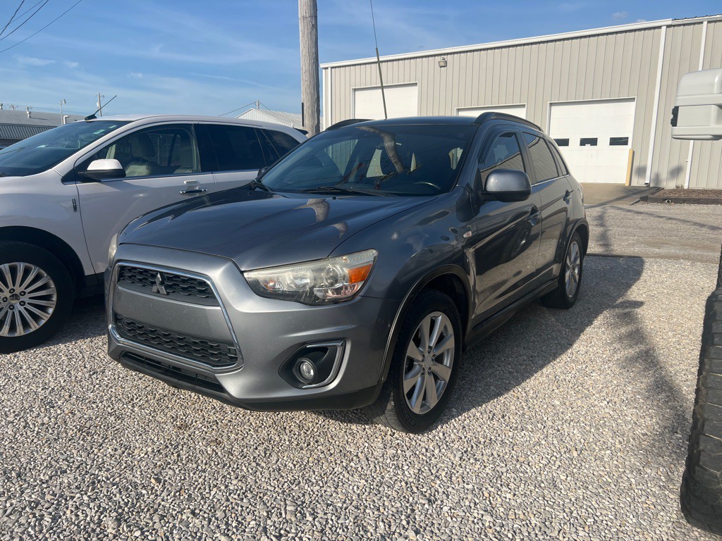 2014 Mitsubishi Outlander Image 1
