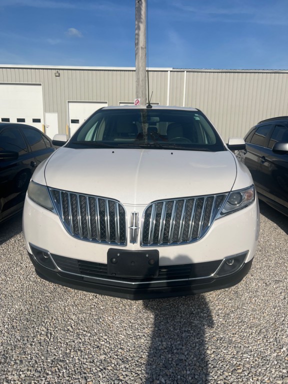 2011 Lincoln MKX Image 2