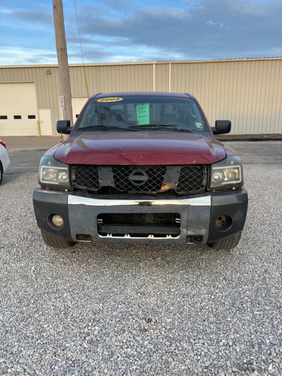 2005 Nissan Titan Image 2