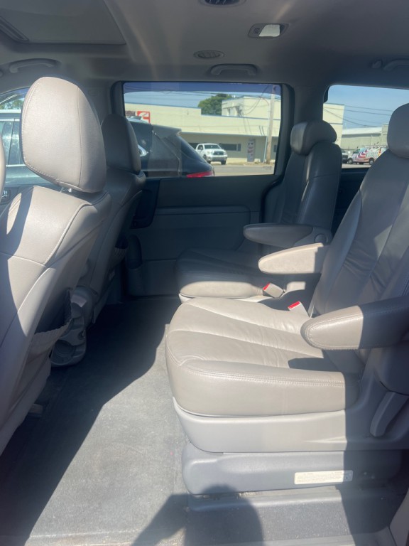 2010 Kia Sedona Image 7