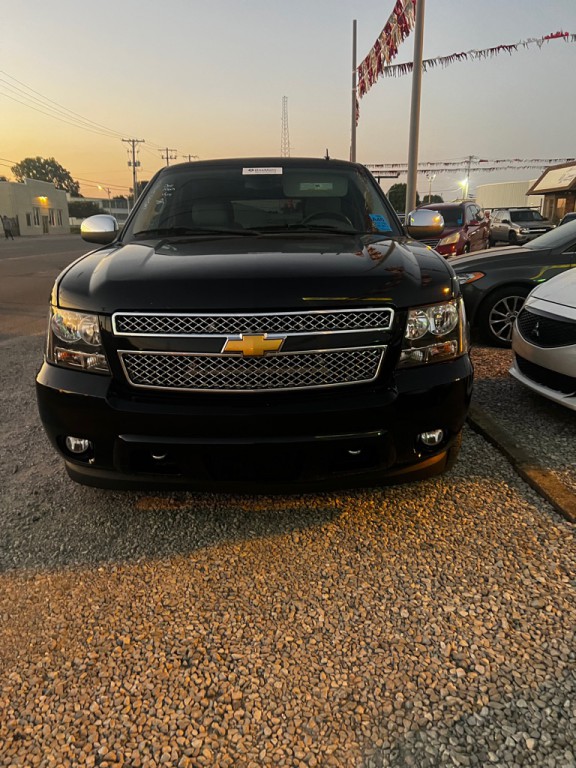 2014 Chevrolet Tahoe Image 2