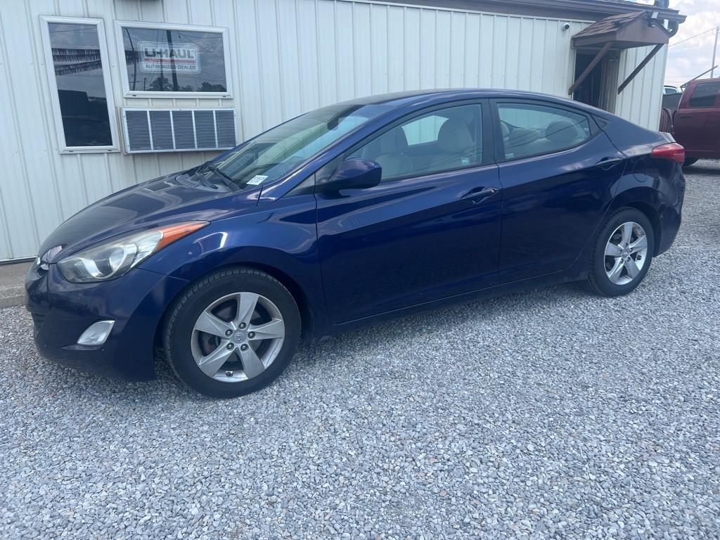 2013 Hyundai Elantra Image 1