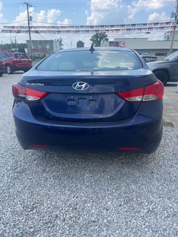 2013 Hyundai Elantra Image 4