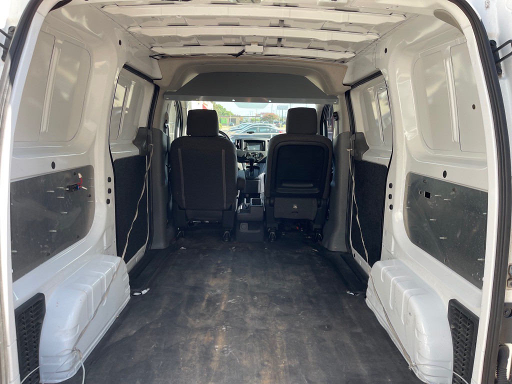 2015 Chevrolet Express Image 8