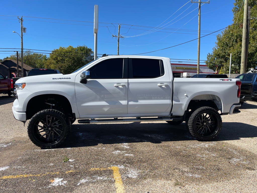 2024 Chevrolet Silverado 1500 Image 4