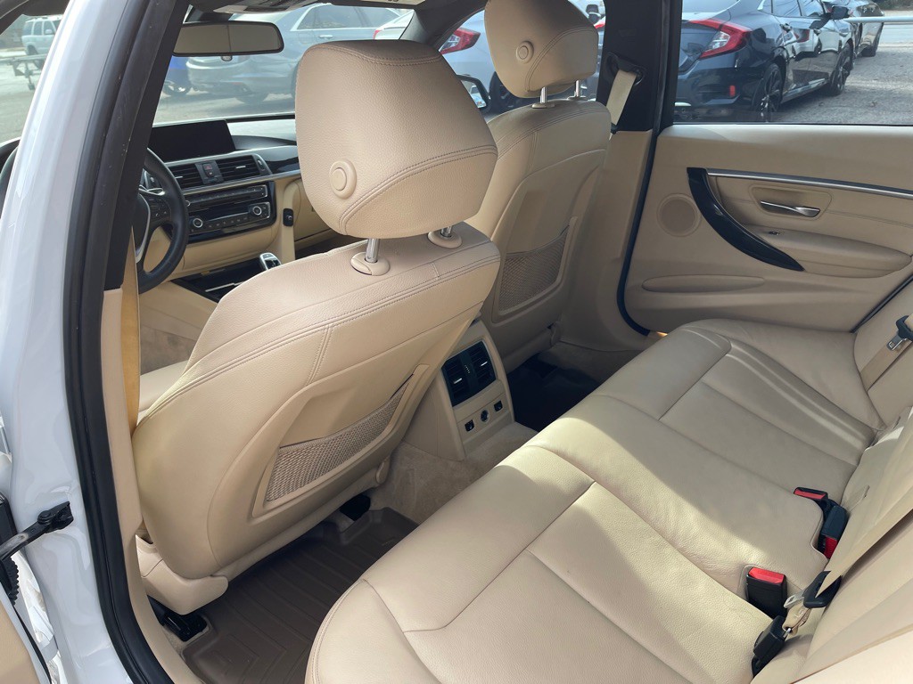2016 BMW 3 Series Image 15