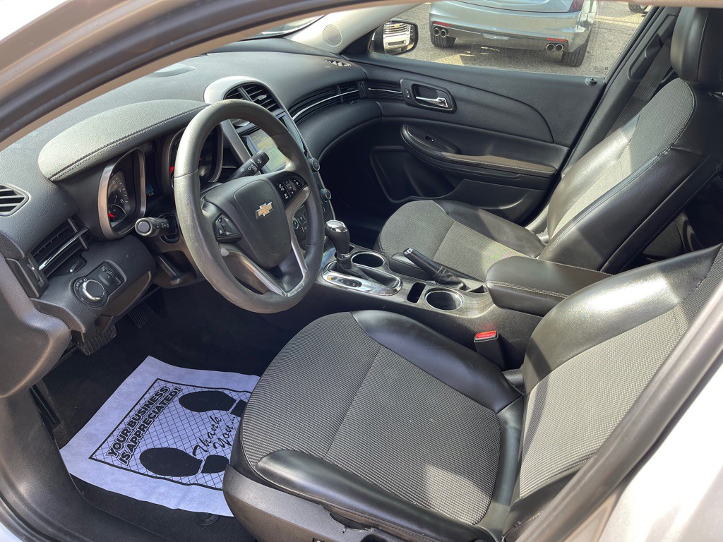 2016 Chevrolet Malibu Image 11