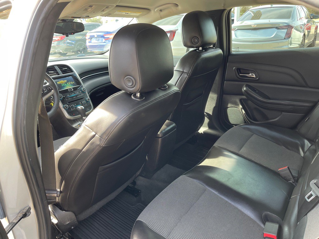 2016 Chevrolet Malibu Image 14