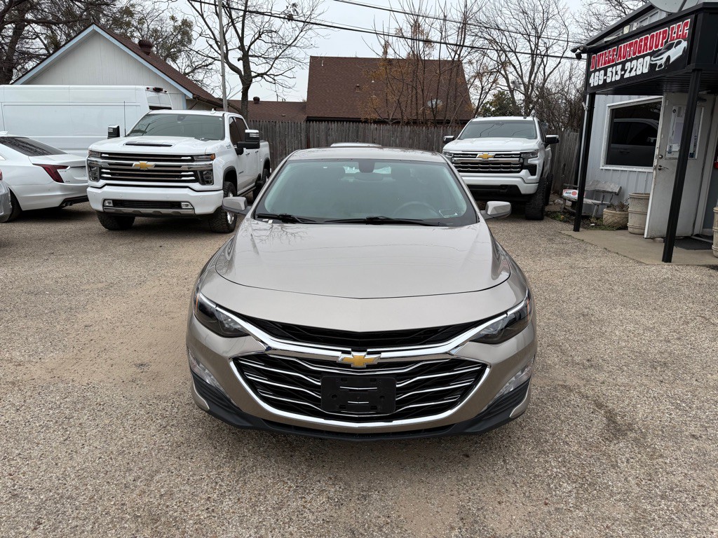 2022 Chevrolet Malibu Image 2