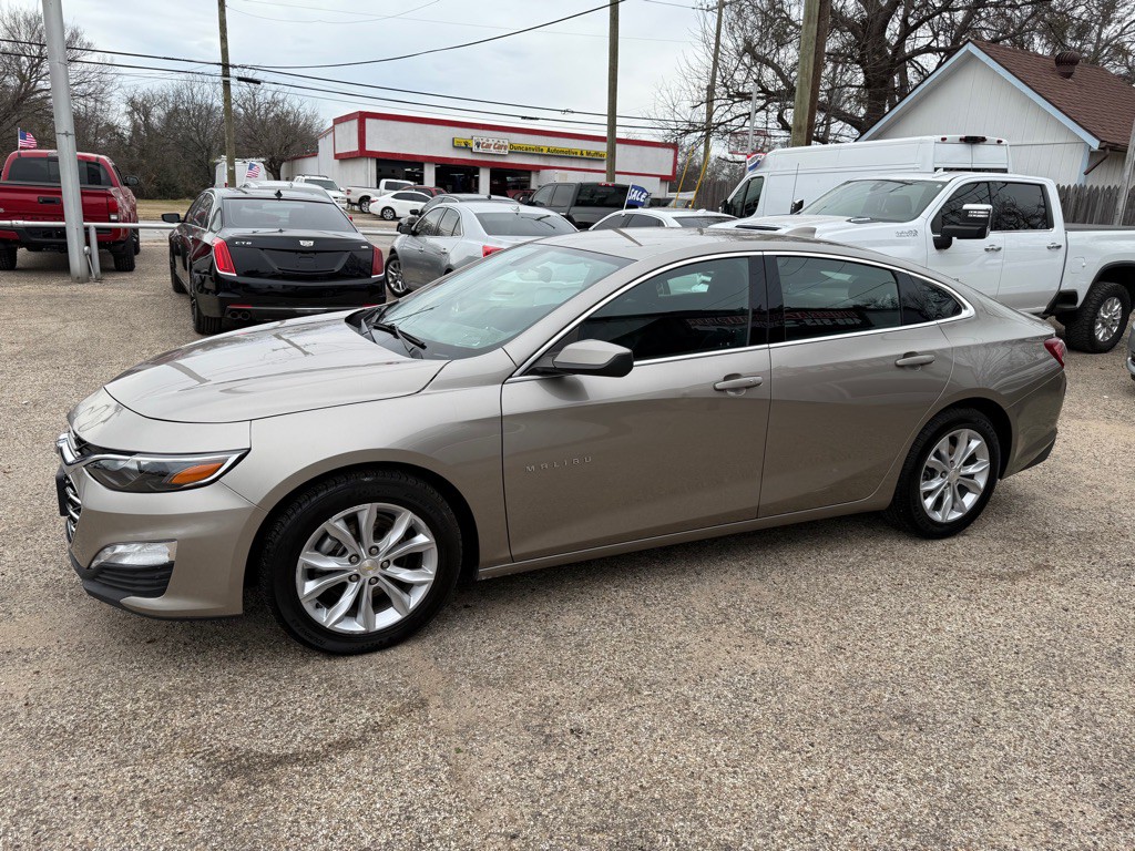 2022 Chevrolet Malibu Image 3