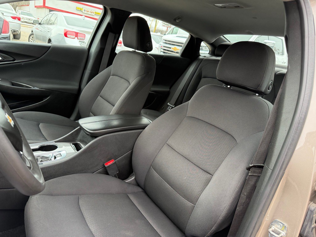 2022 Chevrolet Malibu Image 9