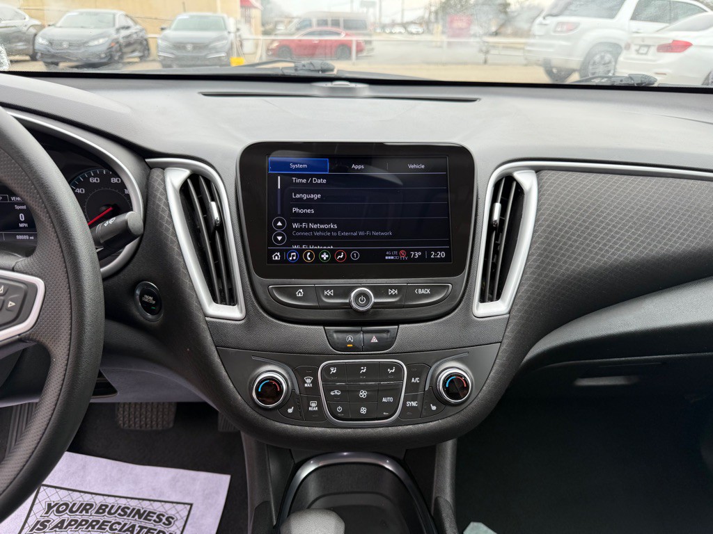 2022 Chevrolet Malibu Image 13