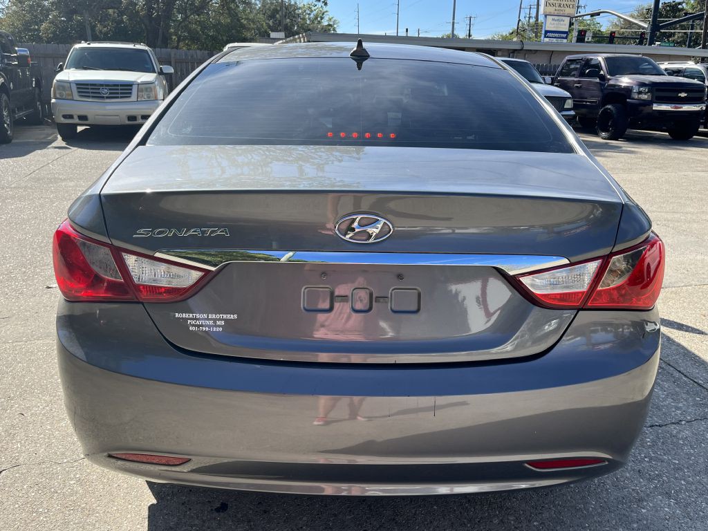 2012 Hyundai Sonata Image 3