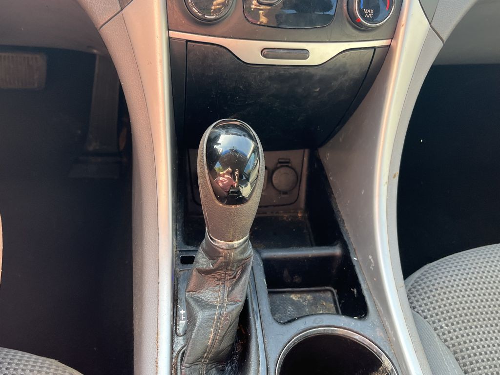 2012 Hyundai Sonata Image 8