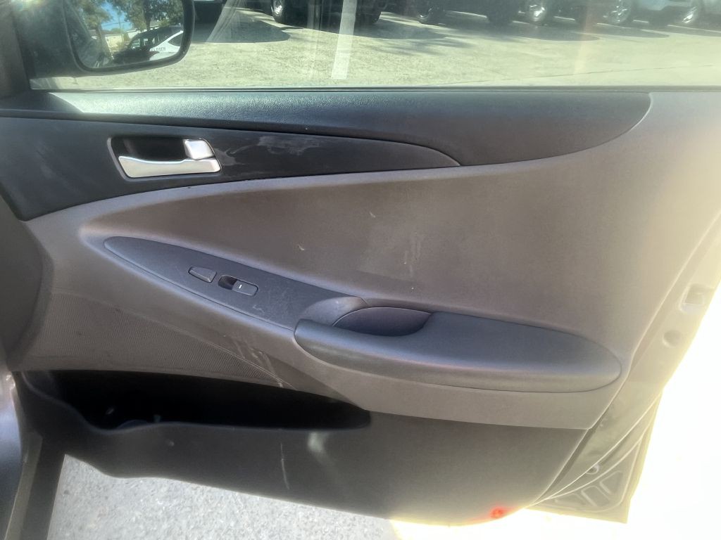 2012 Hyundai Sonata Image 11