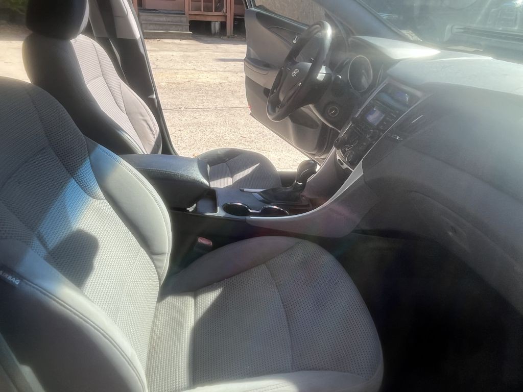 2012 Hyundai Sonata Image 12