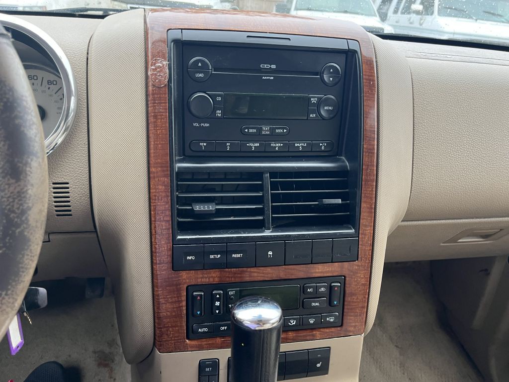 2007 Ford Explorer Image 7