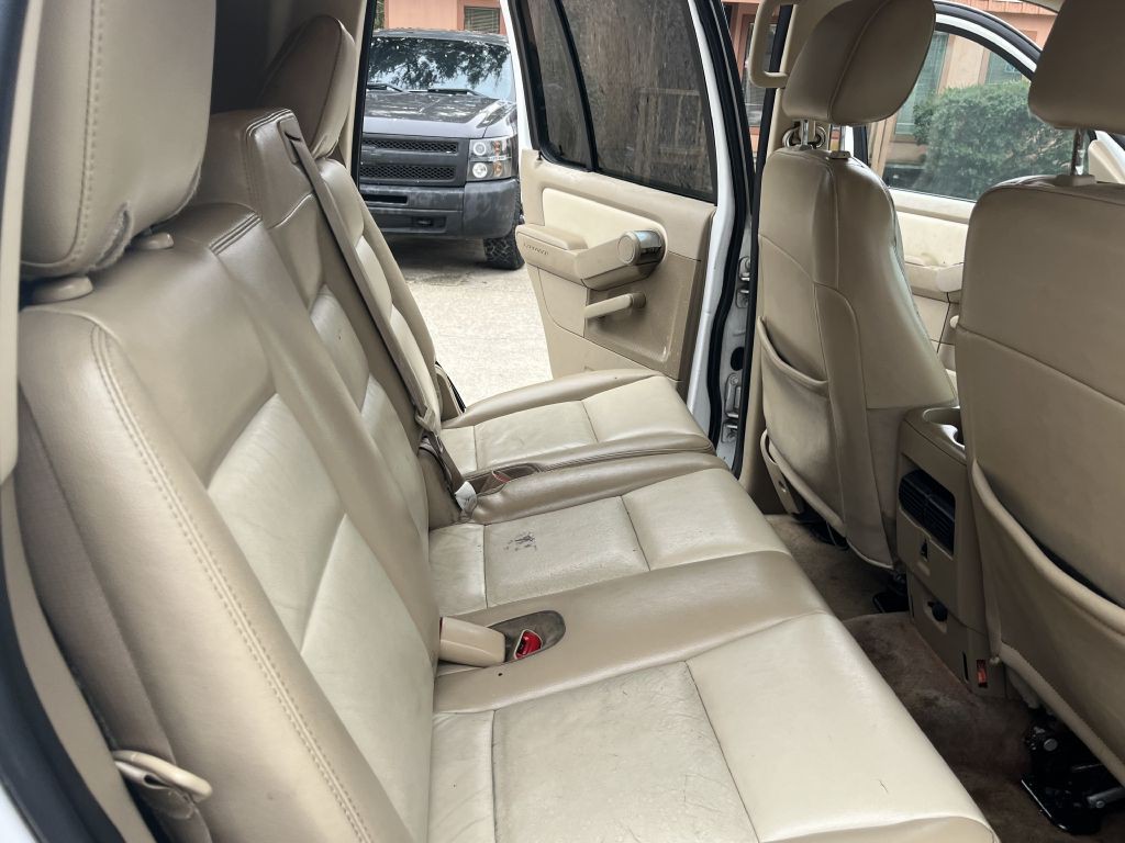 2007 Ford Explorer Image 17
