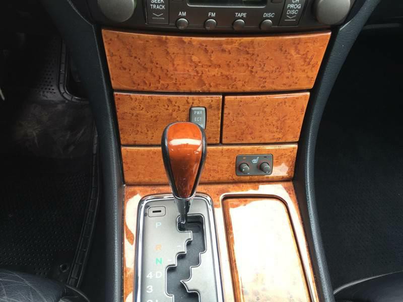 2001 Lexus LS 430 Image 18