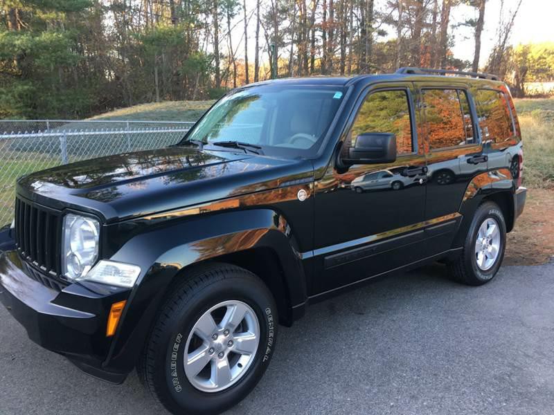 2012 Jeep Liberty Image 2