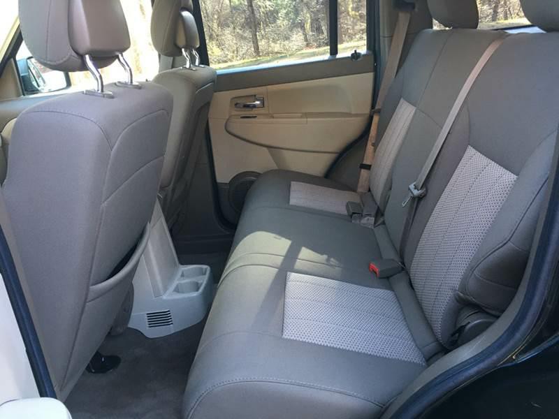 2012 Jeep Liberty Image 12