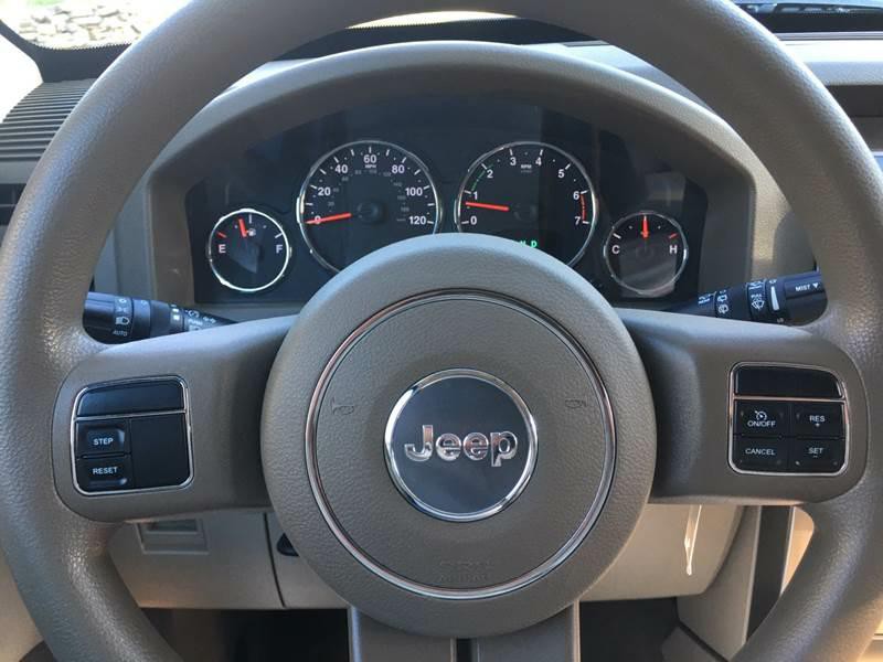 2012 Jeep Liberty Image 18