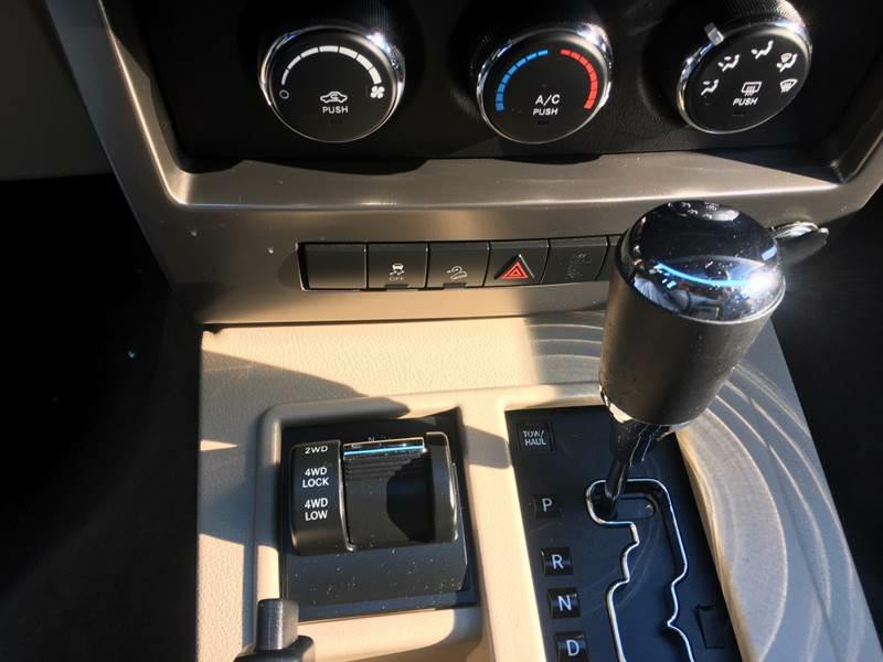 2012 Jeep Liberty Image 21