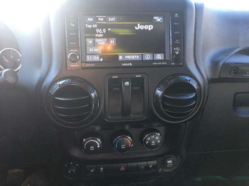 2017 Jeep Wrangler Image 12