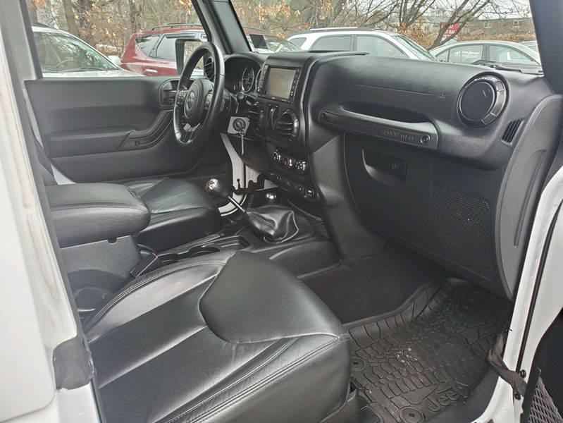 2017 Jeep Wrangler Image 14