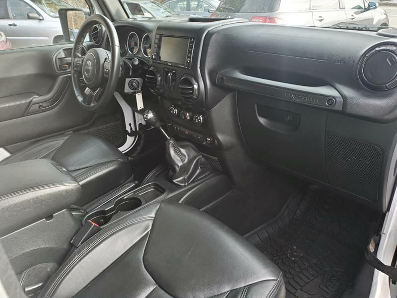 2017 Jeep Wrangler Image 16