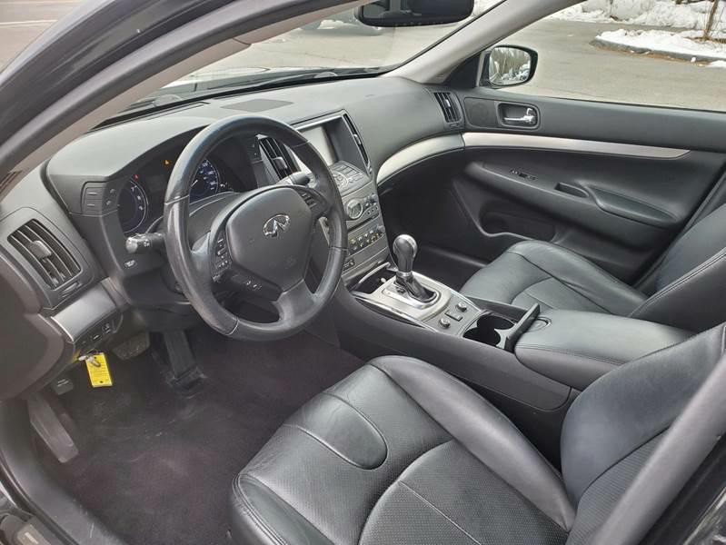 2010 INFINITI G37 Image 7