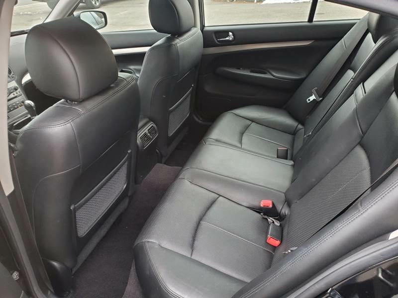 2010 INFINITI G37 Image 8