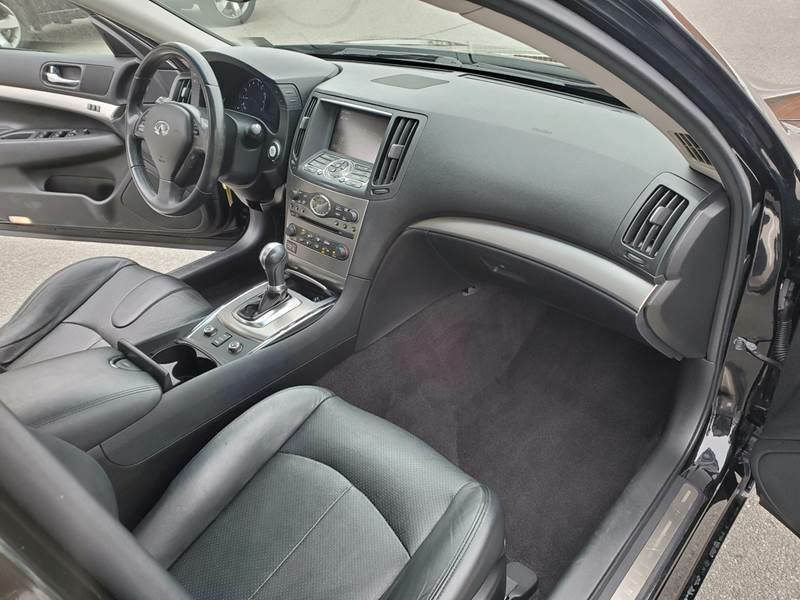 2010 INFINITI G37 Image 9